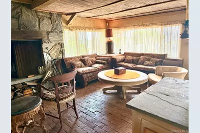 335 Arthur Street Street, Freeport, NY 11520 - Photo 4