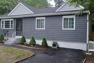 34 Park Ln, Medford, NY 11763 - Photo 2