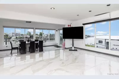 200 Clocks Boulevard, Massapequa, NY 11758 - Photo 12