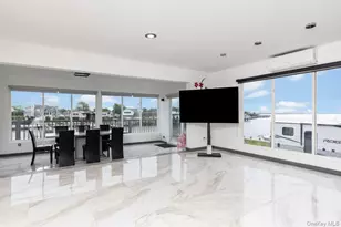 200 Clocks Blvd, Massapequa, NY 11758 - Photo 12