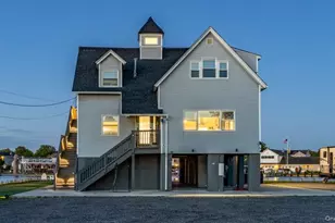 200 Clocks Blvd, Massapequa, NY 11758 - Photo 2