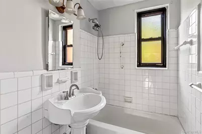 140-15 Holly Avenue #4E, Flushing, NY 11355 - Photo 14