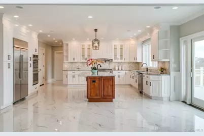 12 Barbara Lane, Glen Cove, NY 11542 - Photo 16