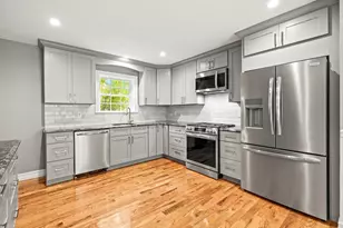 1850 Voshage St, Baldwin, NY 11510 - Photo 10