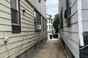 103-18 115th St, Richmond Hill, NY 11419 - Photo 2