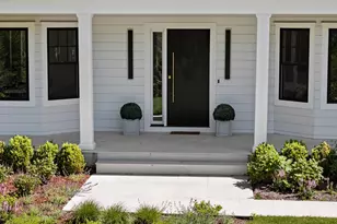 58 Country Club Dr, Southampton, NY 11968 - Photo 2