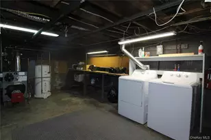 1346 Pine Dr, Bay Shore, NY 11706 - Photo 28