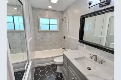 306 Cambridge Avenue, Garden City, NY 11530 - Photo 22