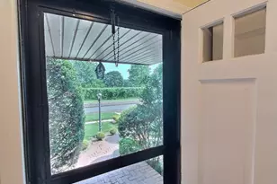 306 Cambridge Ave, Garden City, NY 11530 - Photo 6