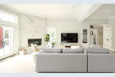 4 Douglas Court, Hampton Bays, NY 11946 - Photo 14