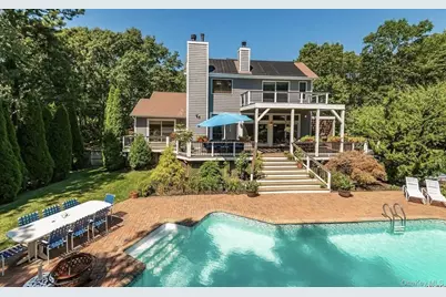 4 Douglas Court, Hampton Bays, NY 11946 - Photo 22