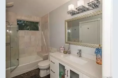 4 Douglas Court, Hampton Bays, NY 11946 - Photo 26