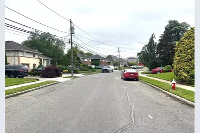 11 Berryhill Lane, Bethpage, NY 11714 - Photo 4