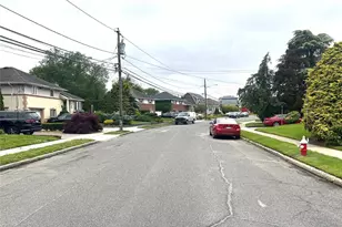 11 Berry Hill Ln, Bethpage, NY 11714 - Photo 4