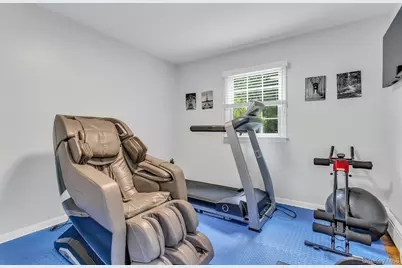 21 Buttonwood Drive, Dix Hills, NY 11746 - Photo 20