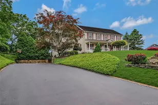 16 Abbey Ln, East Setauket, NY 11733 - Photo 2