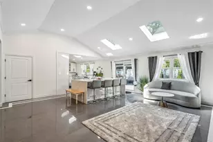 11 Gallatin Dr, Dix Hills, NY 11746 - Photo 8