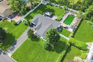 11 Gallatin Dr, Dix Hills, NY 11746 - Photo 24