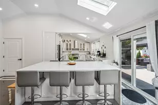 11 Gallatin Dr, Dix Hills, NY 11746 - Photo 10