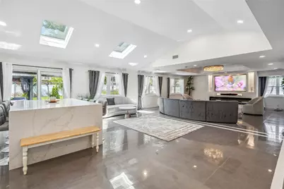 11 Gallatin Drive, Dix Hills, NY 11746 - Photo 4