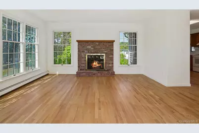 6 Huckleberry Lane E, Hampton Bays, NY 11946 - Photo 18