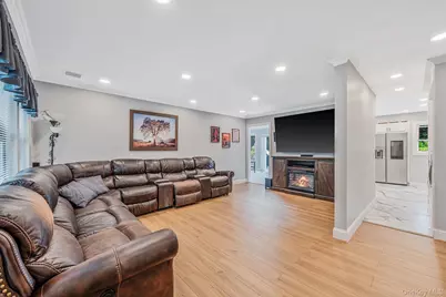 5 Hastings Drive, Ridge, NY 11961 - Photo 4