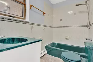 154-05 129th Ave, Jamaica, NY 11434 - Photo 18