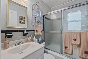 84 Charles St, Mineola, NY 11501 - Photo 6