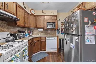 84 Charles Street, Mineola, NY 11501 - Photo 10