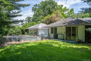 61 Locust Ln, Roslyn Heights, NY 11577 - Photo 18