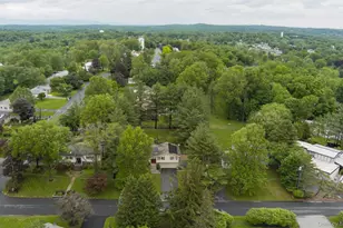 3 Parkview Dr, Middletown, NY 10940 - Photo 2