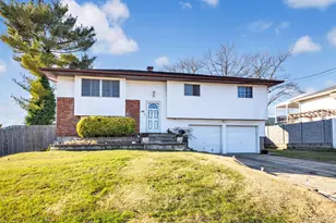 46 Sunburst Dr, Deer Park, NY 11729 - Photo 4