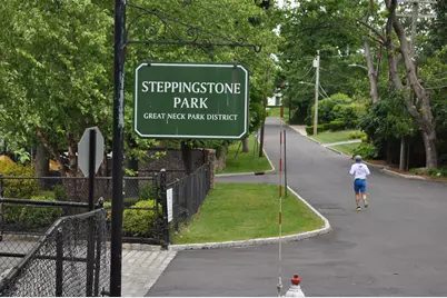 221 Middle Neck Road Road #M-4, Great Neck, NY 11021 - Photo 14