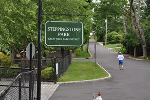 221 Middle Neck Road Rd, Great Neck, NY 11021 - Photo 14