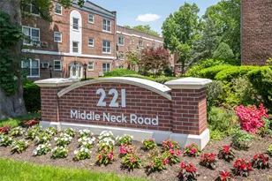 221 Middle Neck Road Rd, Great Neck, NY 11021 - Photo 12