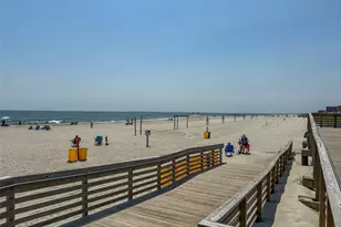 260 W Broadway, Long Beach, NY 11561 - Photo 32