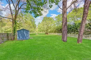 299 S River Rd, Calverton, NY 11933 - Photo 16