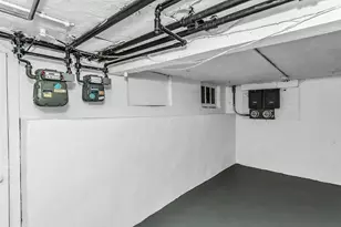 25-34 42nd St, Astoria, NY 11103 - Photo 24