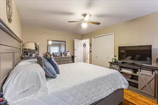 196-66 67th Ave, Fresh Meadows, NY 11365 - Photo 14