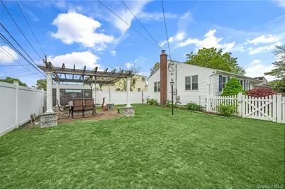 56 15th Avenue, West Babylon, NY 11704 - Photo 26