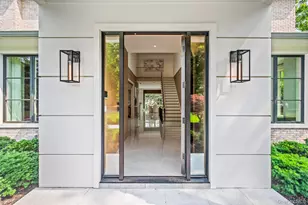 7 Mirrielees Rd, Great Neck, NY 11021 - Photo 2