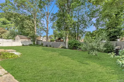 18 Hilliard Avenue, Central Islip, NY 11722 - Photo 24