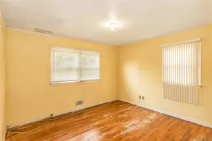 18 Hilliard Ave, Central Islip, NY 11722 - Photo 12