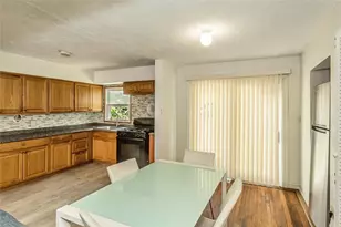 18 Hilliard Ave, Central Islip, NY 11722 - Photo 6