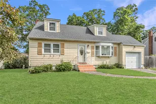 18 Hilliard Ave, Central Islip, NY 11722 - Photo 2