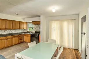 18 Hilliard Ave, Central Islip, NY 11722 - Photo 6