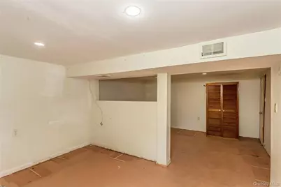 18 Hilliard Avenue, Central Islip, NY 11722 - Photo 20