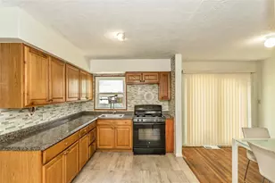 18 Hilliard Ave, Central Islip, NY 11722 - Photo 10