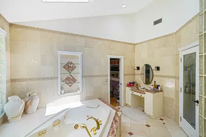 11 Country Squire Court, Dix Hills, NY 11746 - Photo 26