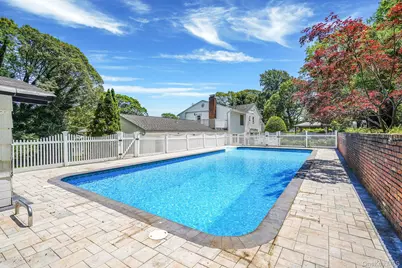 11 Country Squire Court, Dix Hills, NY 11746 - Photo 48